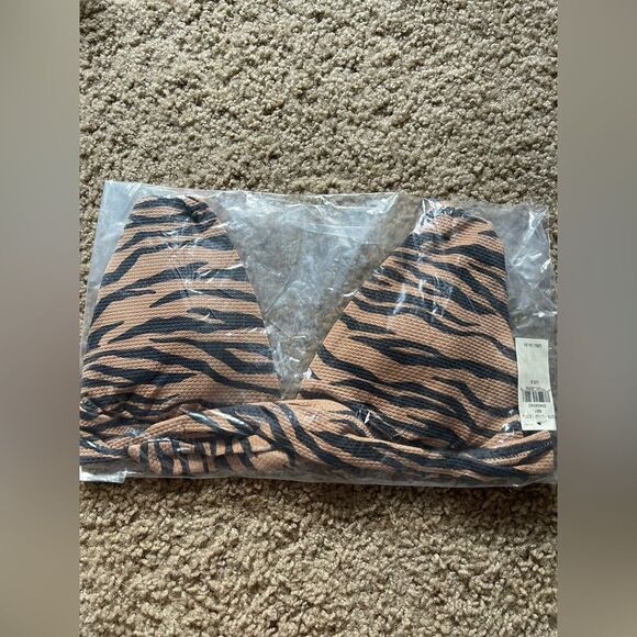 NEW Aerie Tiger Print Longline Bikini Top Small - Picture 5 of 5